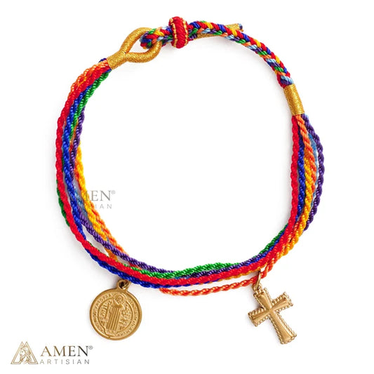 Pulsera ajustable con cordón y medalla de San Benito con dije de cruz